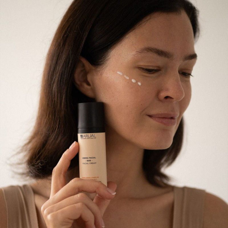 Arual Crema Viso Pelli Secche e Mature | 4% Acido Ialuronico | Keshop